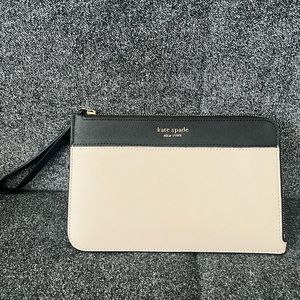 Kate Spade wristlet! Gorgeous!!
